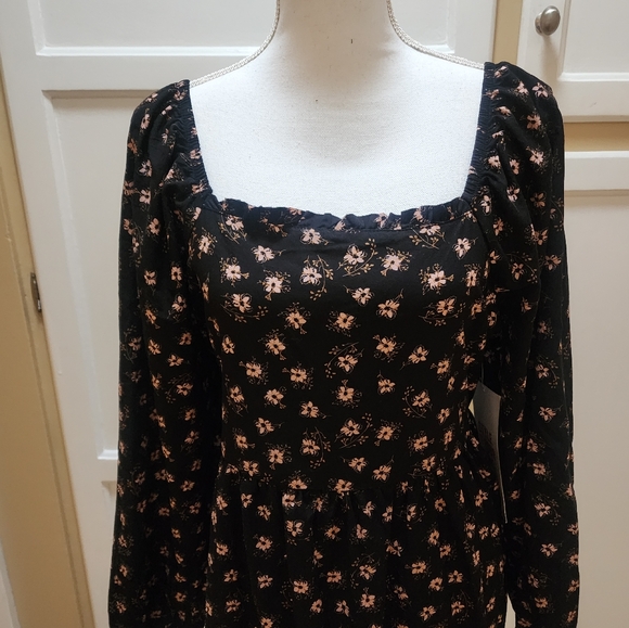 Celebrity Pink Floral Black Dress NWT - Picture 4 of 14